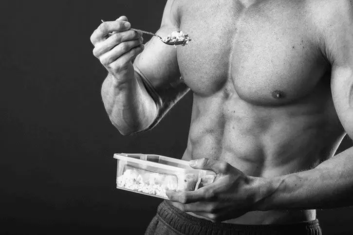 تغذیه قبل تمرین بدنسازی